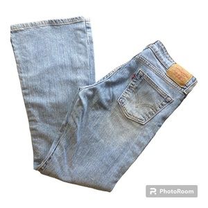 Levi’s 519 Superlow size 9 light wash low stretch flare jeans